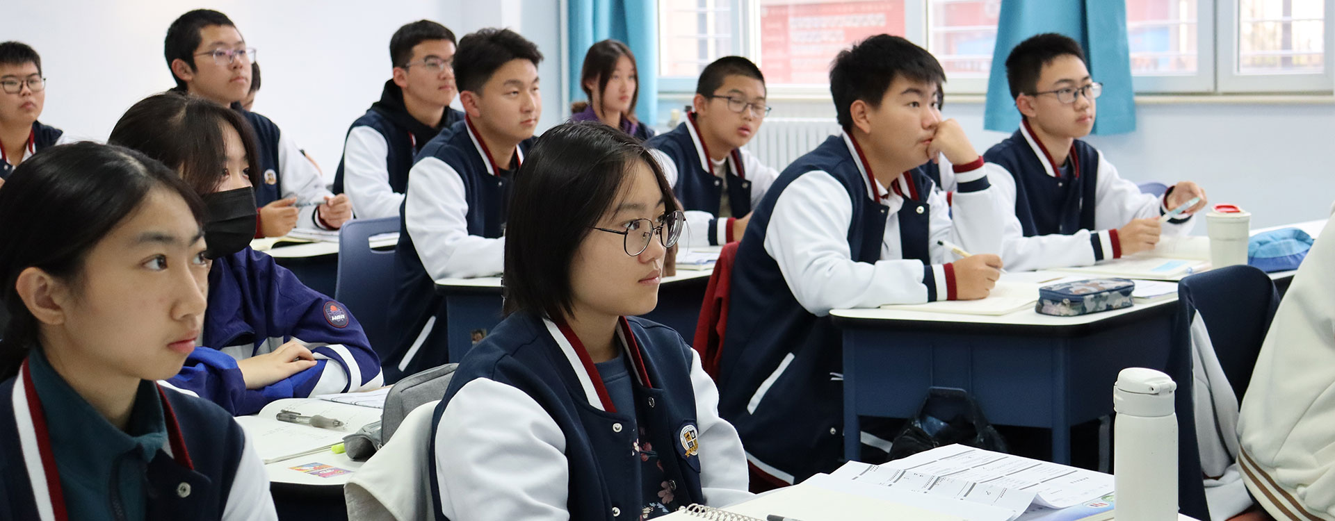 三个女人有鸡巴鸡巴日逼鸡巴日逼日逼日逼2